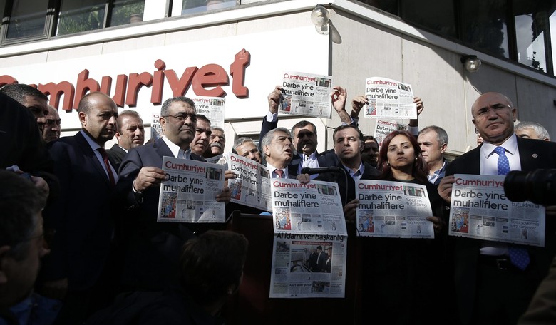 Turkey's Islamist Regime Raids Leading Secular Newspaper, Accuses Executives of Terrorism