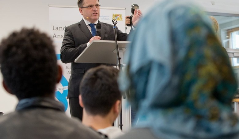 German Finance Minister Urges Migrants to Develop 'German Islam'