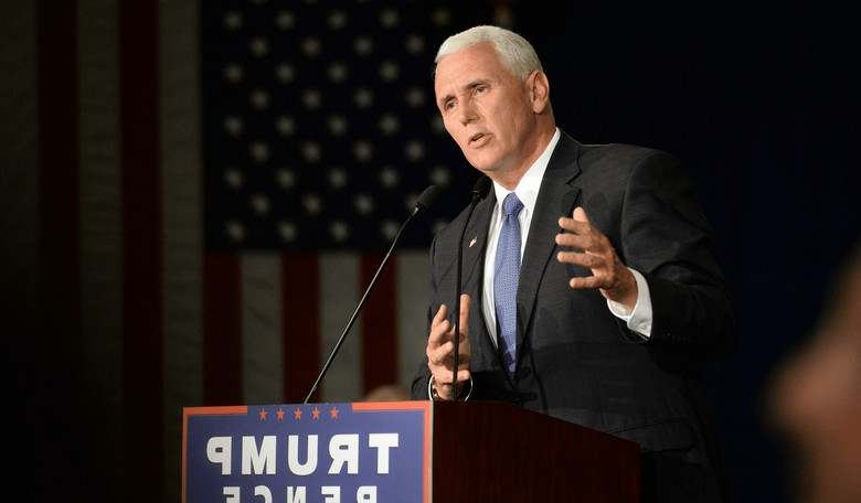 3 Reasons Mike Pence's EmailGate Is Nothing Compared to Hillary Clinton's