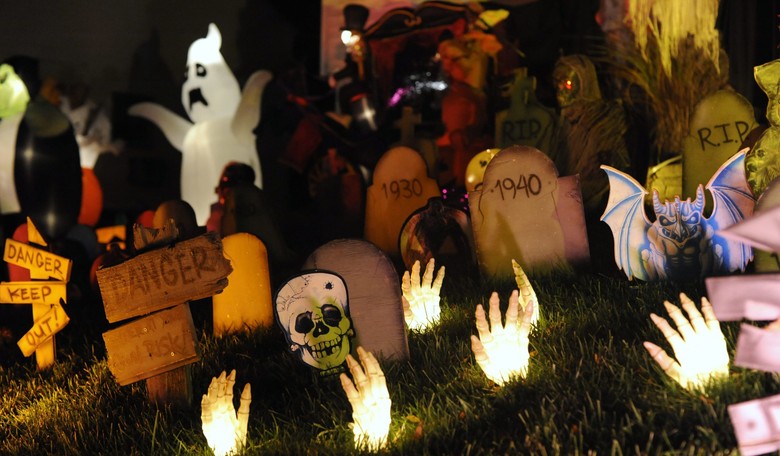 5 Things Your Halloween Decorations Say About You
