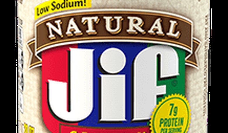 Woman Protests 'Trump Rally' by Smearing Peanut Butter on Cars