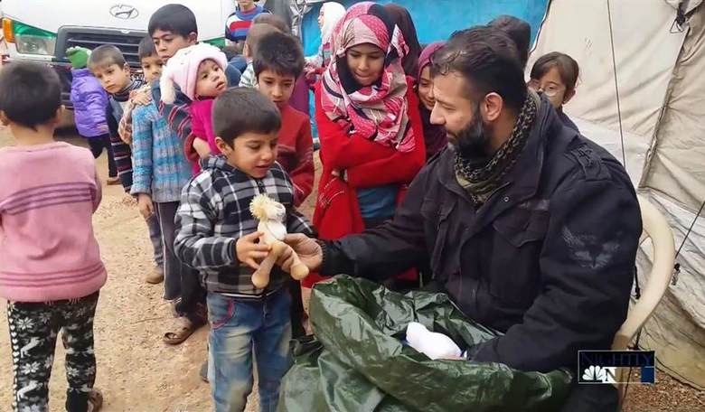 'Toy Smuggler' Risks Life to Bring Syrian Refugee Children a Little Love
