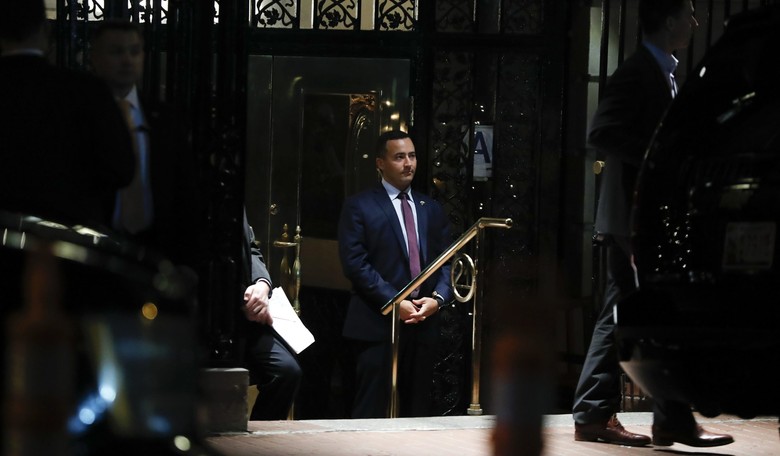 Trump Ditches Press for Dinner, Tantrums Ensue