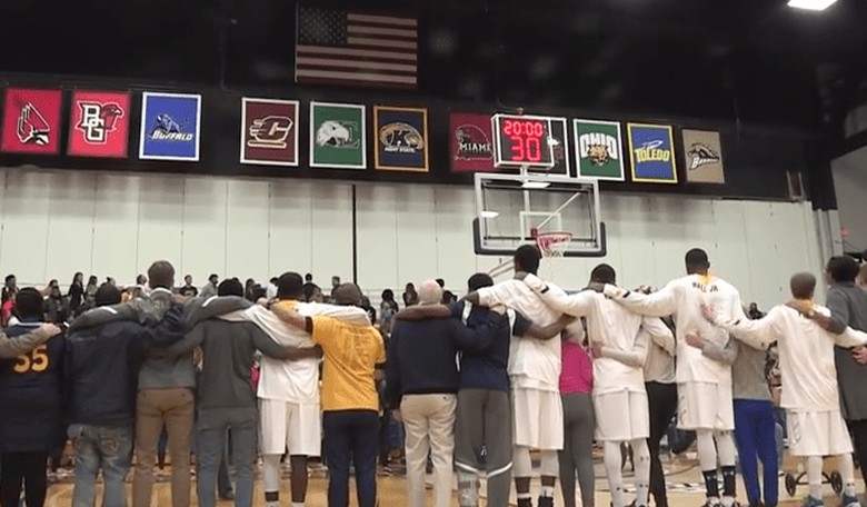 Kent State Basketball Shocked Everyone With Show of Racial Unity During National Anthem