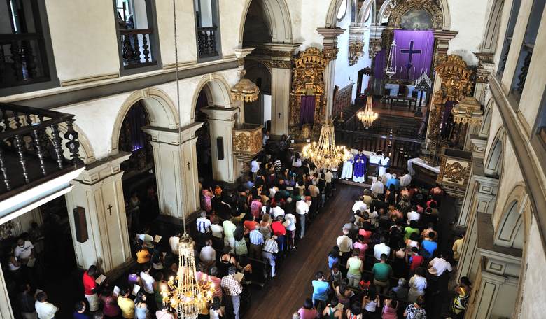 WaPo Columnist Predicts Clinton Will ‘Carry the Catholic Vote by a Substantial Margin’