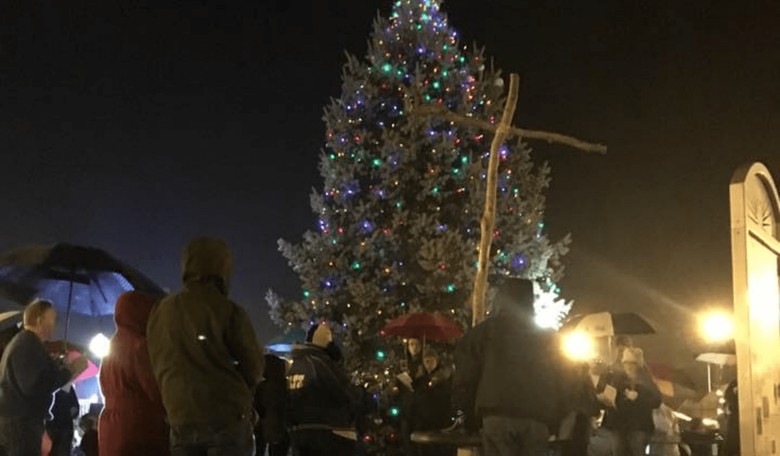 ACLU Lawsuit Forces Removal of Cross Atop Indiana Christmas Tree