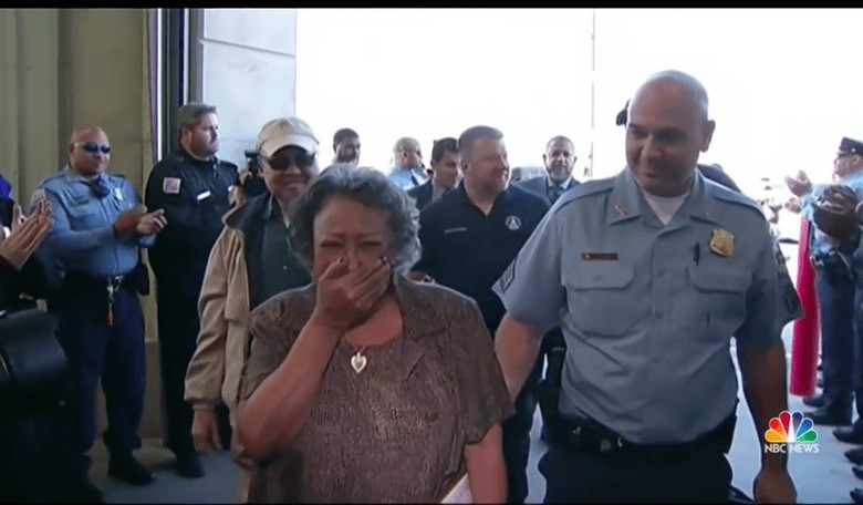 This Mother of a Slain Officer Cooks a Christmas Meal Annually for Other Police Officers