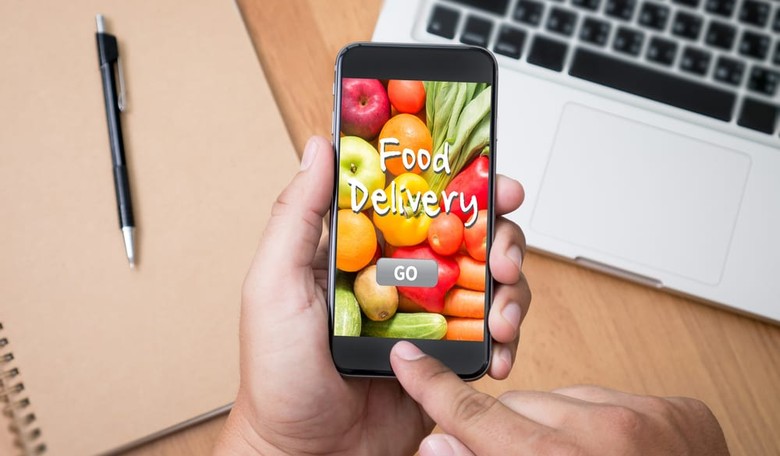 High School Entrepreneur Suspended for Using WhatsApp to Take Snack Orders