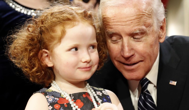 Vintage Uncle Joe Moments at Biden's Last Senate Swearing-in