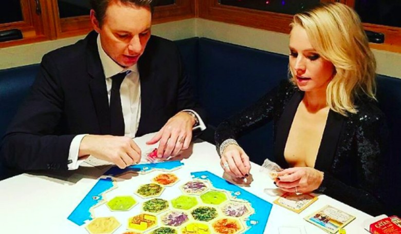 After Golden Globes, Kristen Bell and Dax Shepard Played Settlers of Catan