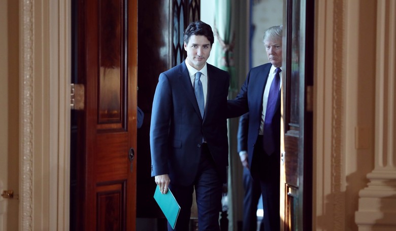 No NAFTA Withdrawal 'at This Time' After Trump Call with Trudeau, Peña Nieto