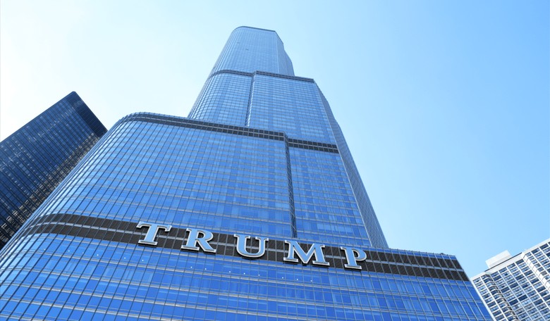 Hundreds Plan to Moon Trump Tower in Chicago ... Over Tax Returns