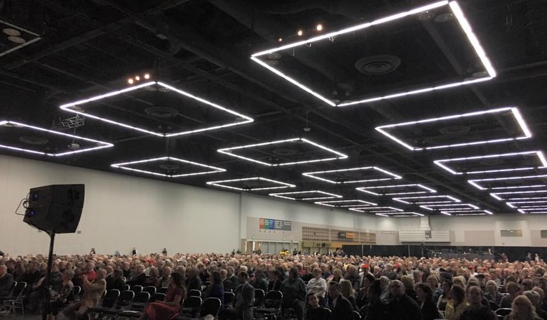 Thousands Flock to Oregon Freedom Rally to Celebrate Victory with Mike Huckabee