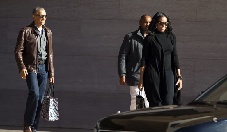 What's Up? Obama Meeting with Deep-Pocketed Donors, Warren Buffet, Tech Leaders...