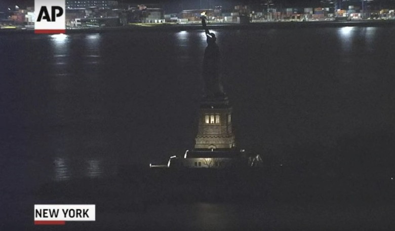 Statue of Liberty Mysteriously Goes Dark, 'Women's March' Claims to Know Why