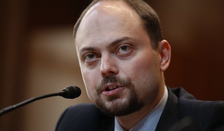 Poisoned Russian Dissident: 'Clash of Generations' Driving 'Turning Point' Against Putin
