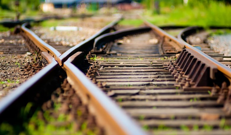 Aspiring Model Killed During Railroad Track Photo Shoot