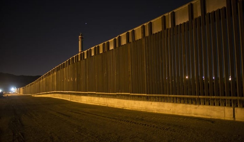 Pelosi: Trump's Border Wall Talk 'a Sign of Weakness'