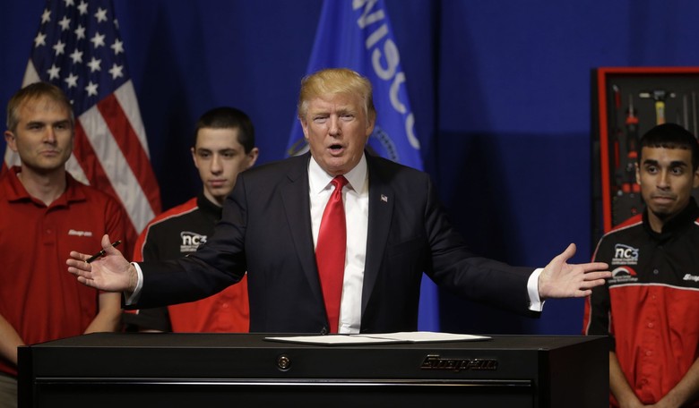 Professor Lets Students Hold Anti-Trump Rally for Final Exam