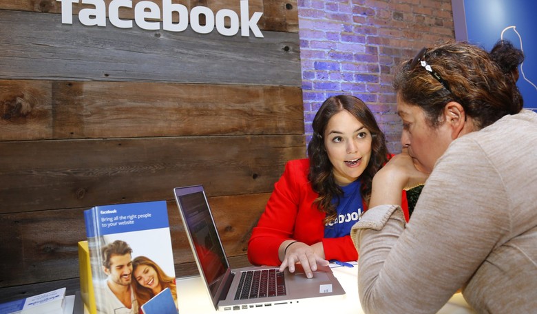 Former Obama Official Suggests ‘Opposing Viewpoints Button’ for Facebook