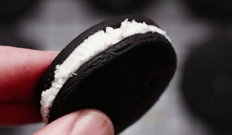 Here's How to Make Homemade Oreo Cookies