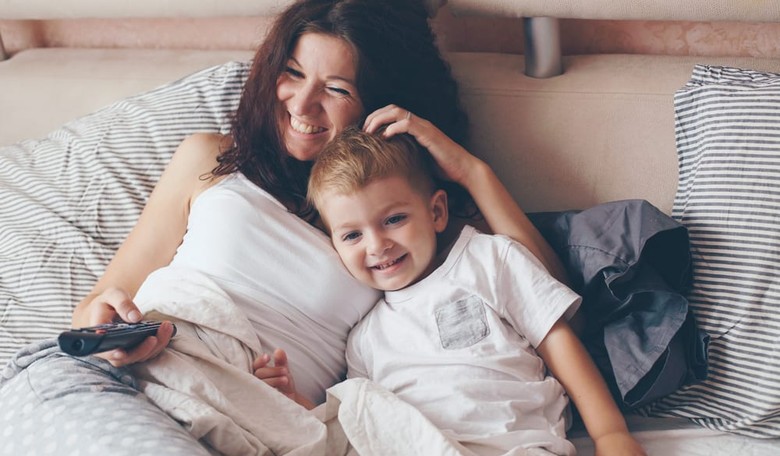 How to Use Screen Media to Teach Your Child Critical Thinking Skills