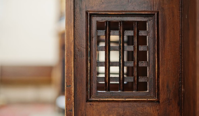 Men Confess to 'Toxic' Sins of Manhood at University Confessional Booth