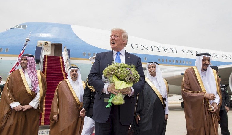 Trump's Ramadan Message: Holiday Can Strengthen Muslims' Resolve to Battle Terrorists' 'Perverted Ideology'