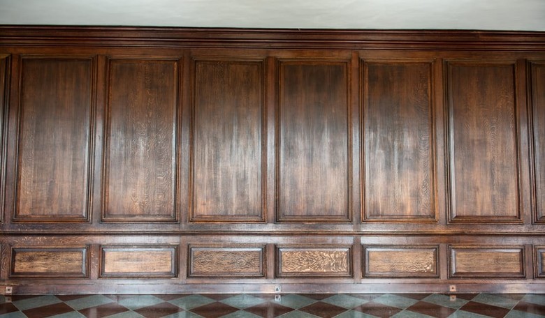 UMich Student Says Minorities Are Oppressed by Wood Paneling