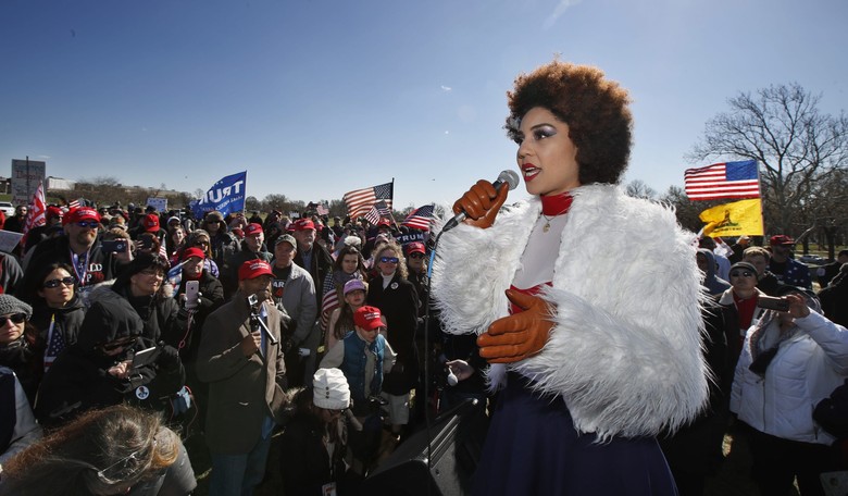 Joy Villa to Anti-Trump Celebrities: ‘Try Being in His Shoes Before You Talk Bad About Him’