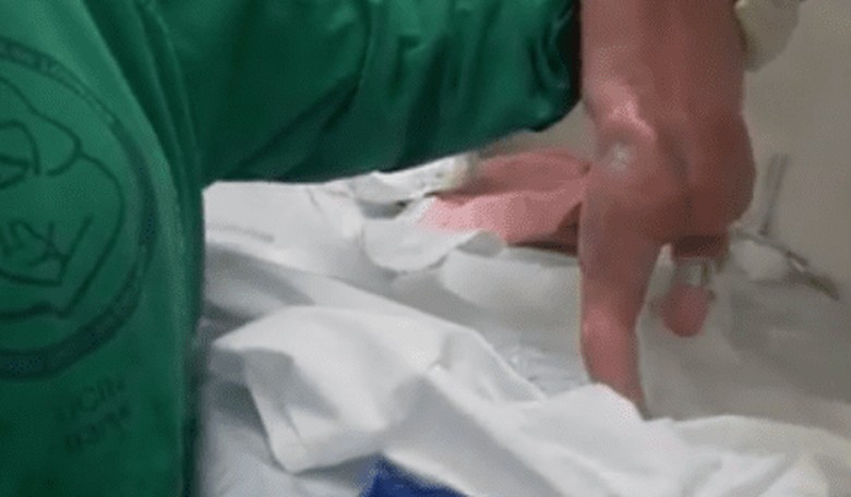 Astonishing: Newborn Walks Just Minutes After Birth