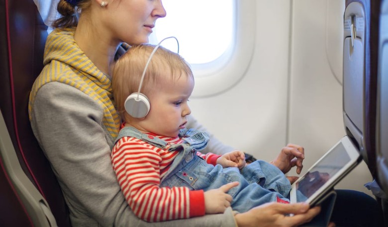How to Survive a Plane Trip With a Toddler