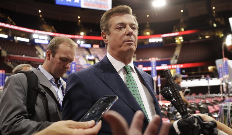 Manafort Strikes Deal to Cooperate with Mueller Investigation
