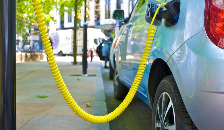 Electric Cars Predicted to Outsell Gas Cars in 20 Years