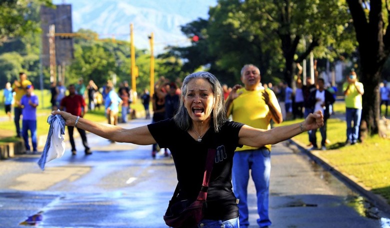 Small Anti-Maduro Rebellion at Military Base