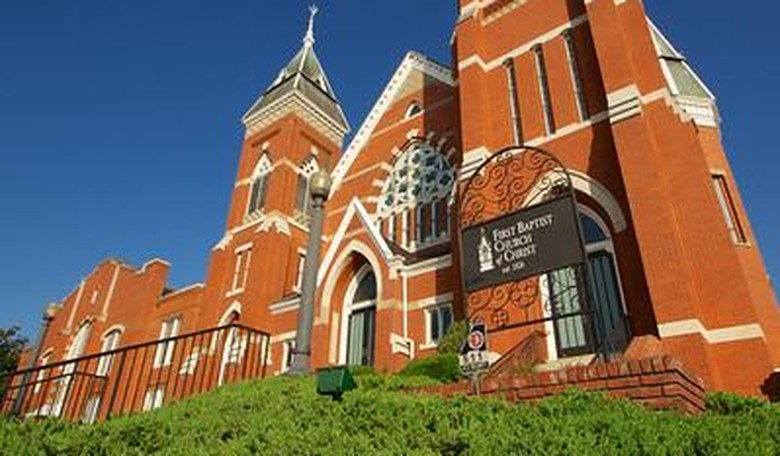 Historic Baptist Church Votes to Recognize Same-Sex Marriage