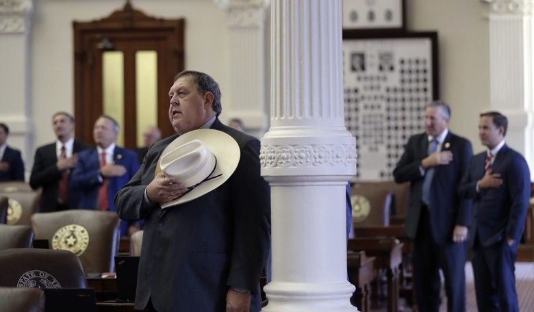 Texas House Speaker Rejects ‘Daughters Before Dollars’ Argument as Bathroom Bill Fails