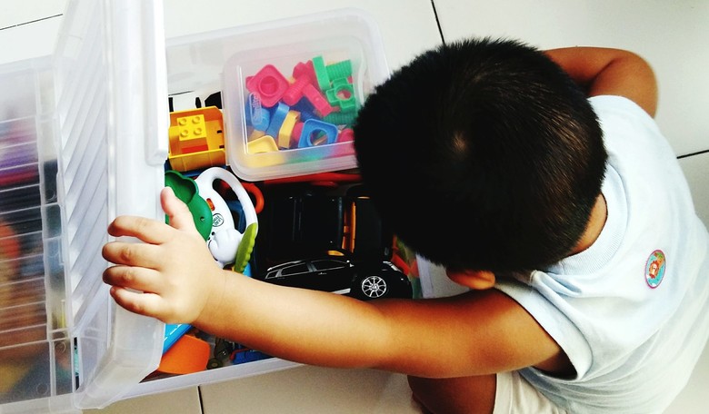 5 Tips for Teaching Your Toddler to Clean Up His Toys