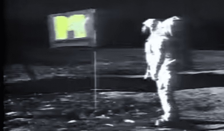 MTV's Iconic 'Moonman' Trophy Is Now a Genderless 'Moon Person'