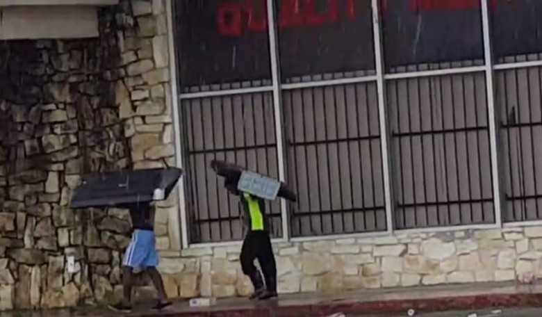 Watch: Lowlife Looters Ransack Stores in Houston as Waters Recede