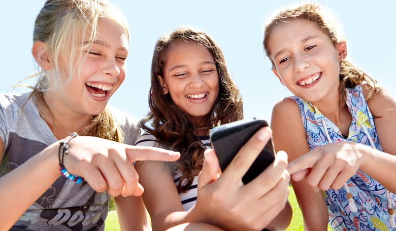 How to Shape Your Kids' Character in the Social Media Age