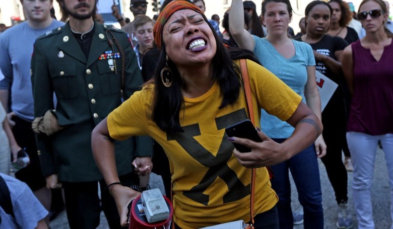 St Louis Simmers on the Edge of Violence After Cop Acquitted in Murder Case