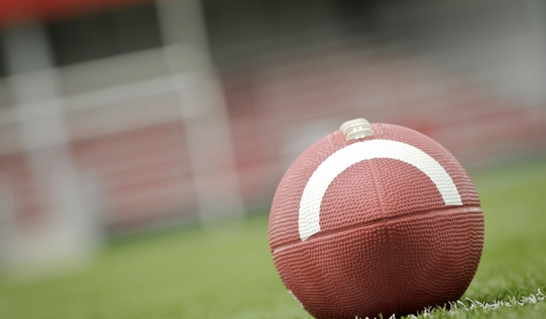 High School Football Players Rush onto Field, Pray Out Loud During 'Moment of Silence'
