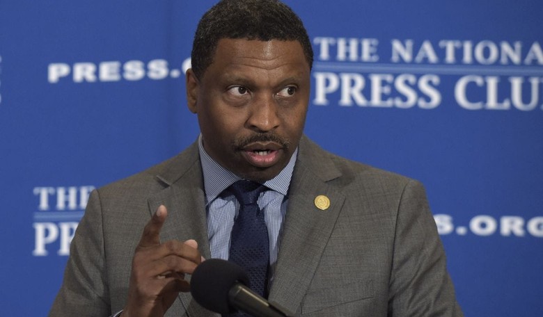 NAACP Issues 'Travel Advisory' for American Airlines