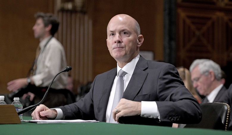 Senators Hammer Former Equifax CEO on Breach Timeline, Stock Sales