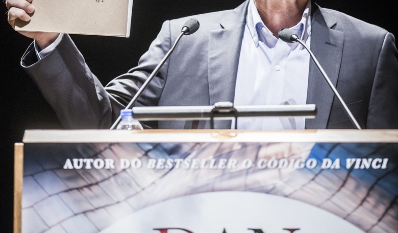 Author Dan Brown Gets Smacked Down by Physicist He Referenced in Novel