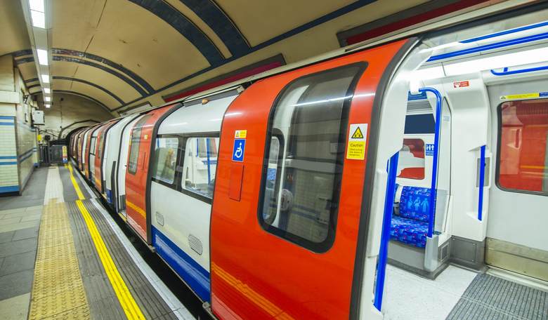 Passengers Panic, Run onto Tracks after Man Begins Reciting Bible Verses on Train