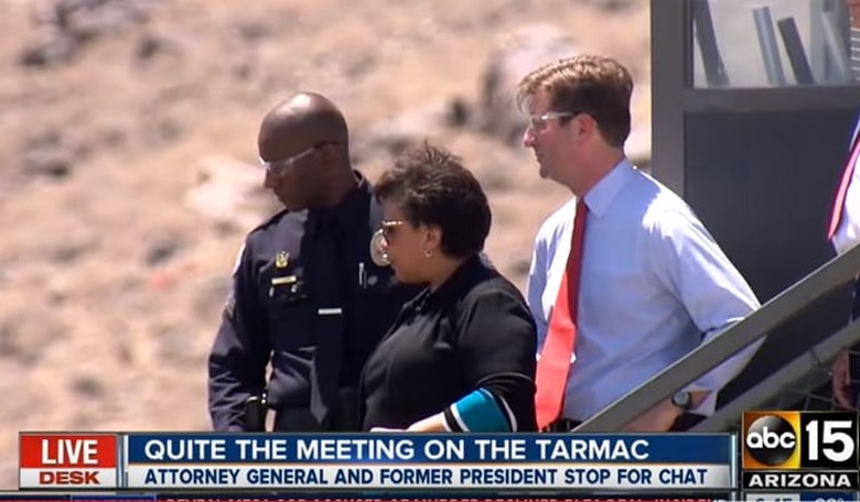 FBI Forced to Admit It Has 30 Pages of Clinton-Lynch Tarmac Meeting Documents