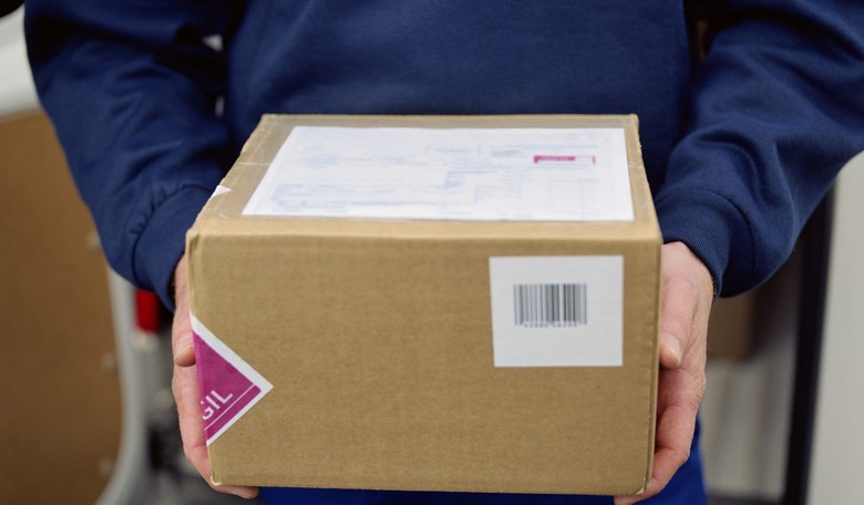 Orlando Couple Gets Something Unexpected in Amazon Order