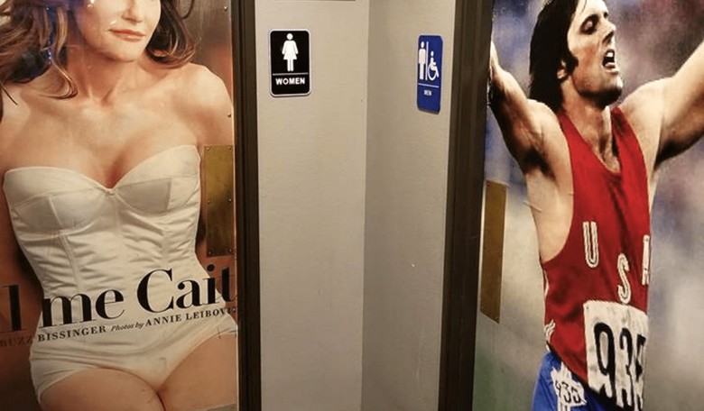Texas Bar Sales Up 10 Percent After 'Insensitive' Bathroom Photos of Bruce and Caitlyn Jenner